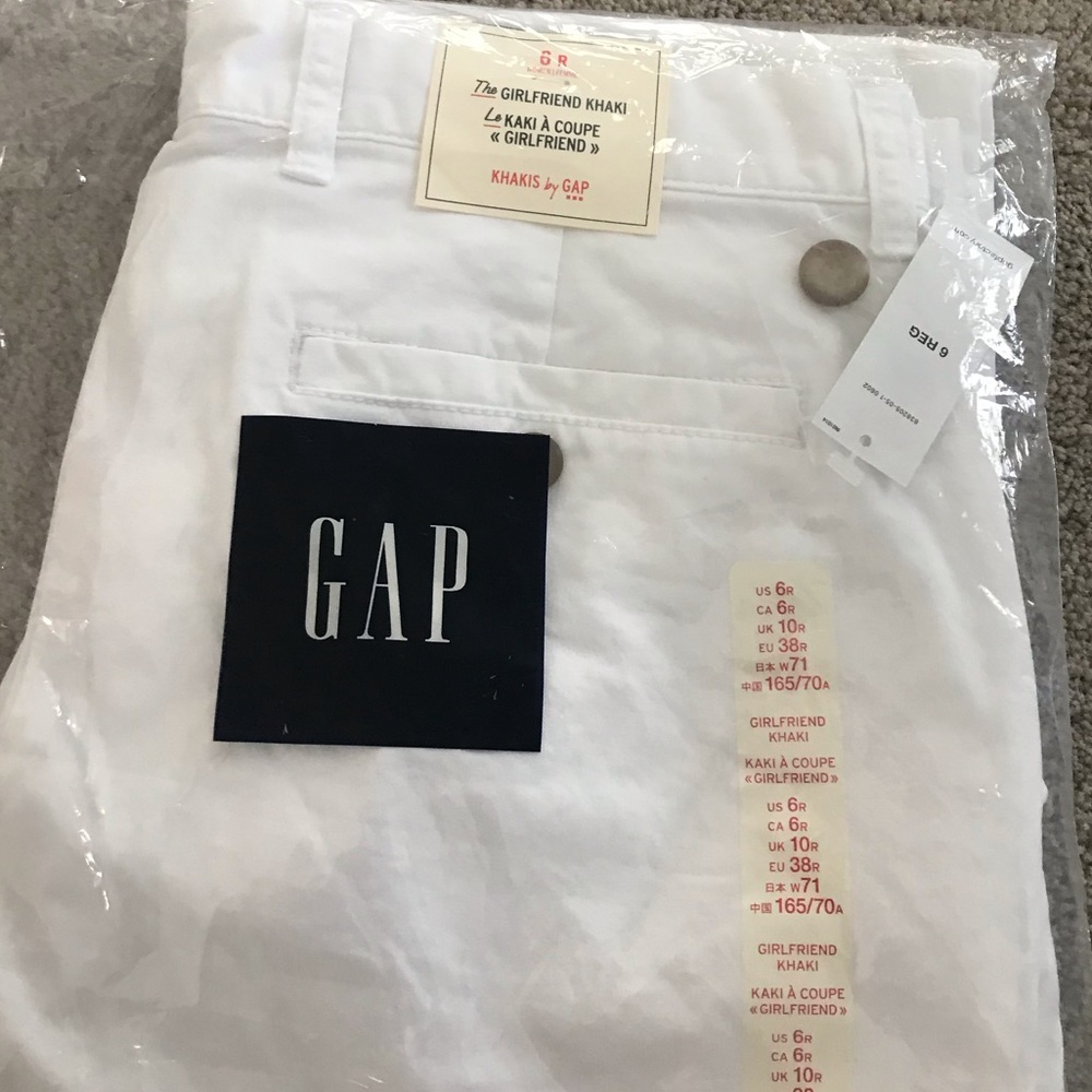 Gap girlfriend white khaki- new Size 6